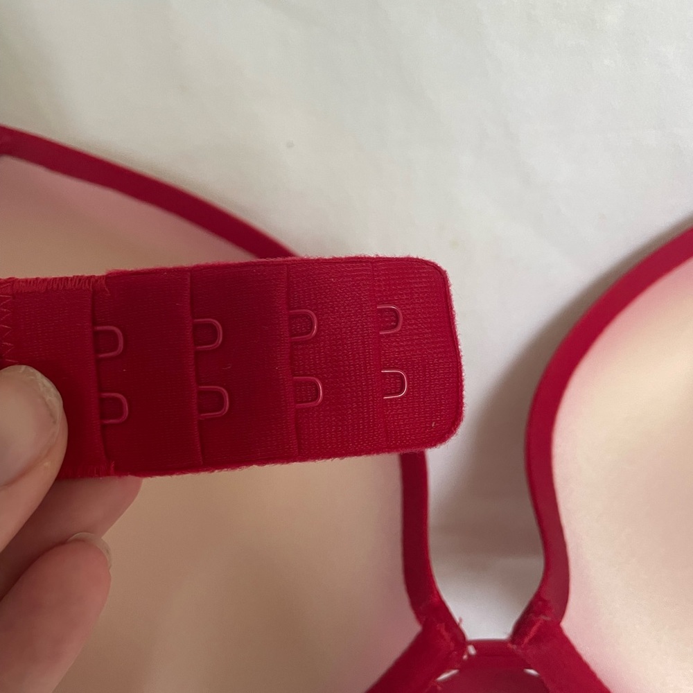 Red Rinestone Bra - Picture 3 of 3